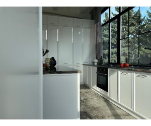 Кухня "Беверли Роял" 3600х2600 Бланко МДФ Эмаль